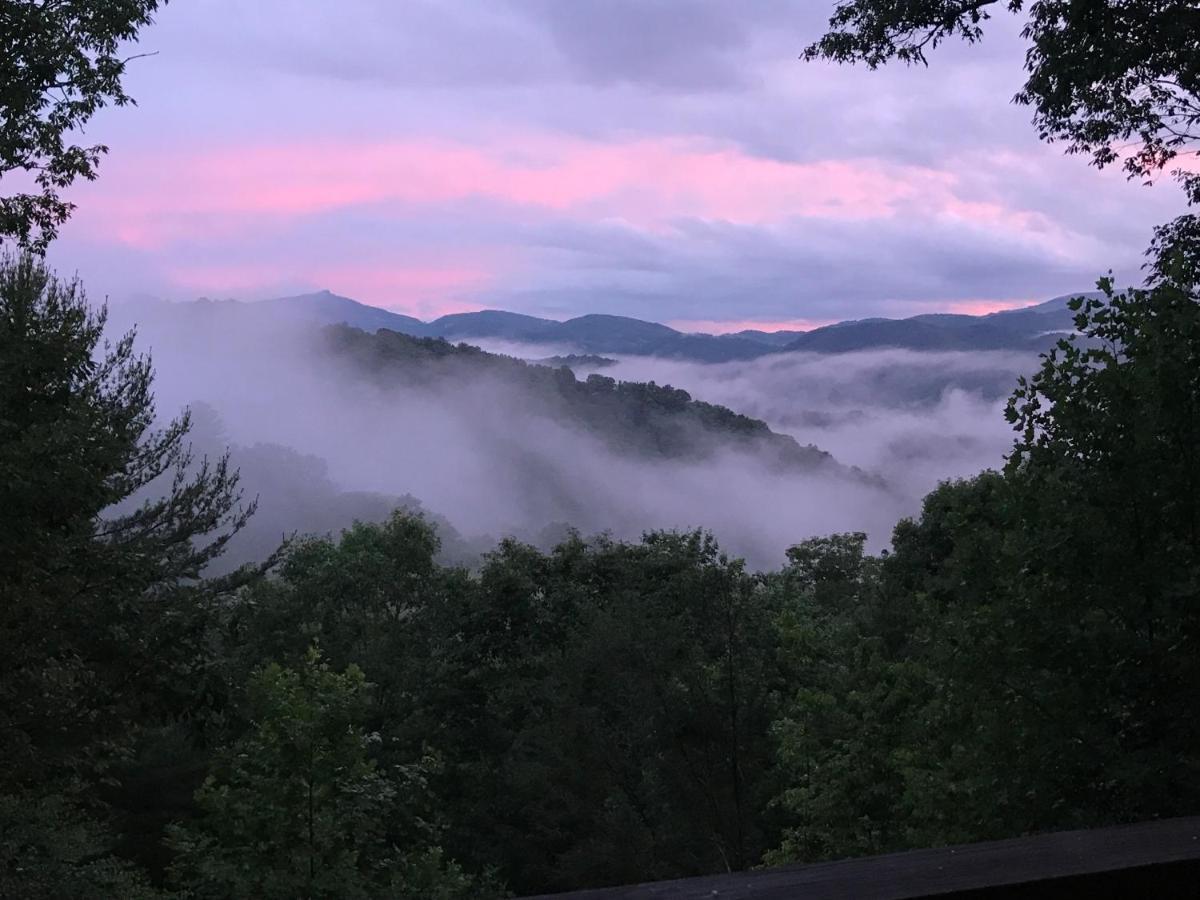 Lazy Bear Lodge Valle Crucis Extérieur photo